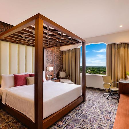 Saura Hotel, Agra - A Club Mahindra Associate Eksteriør billede