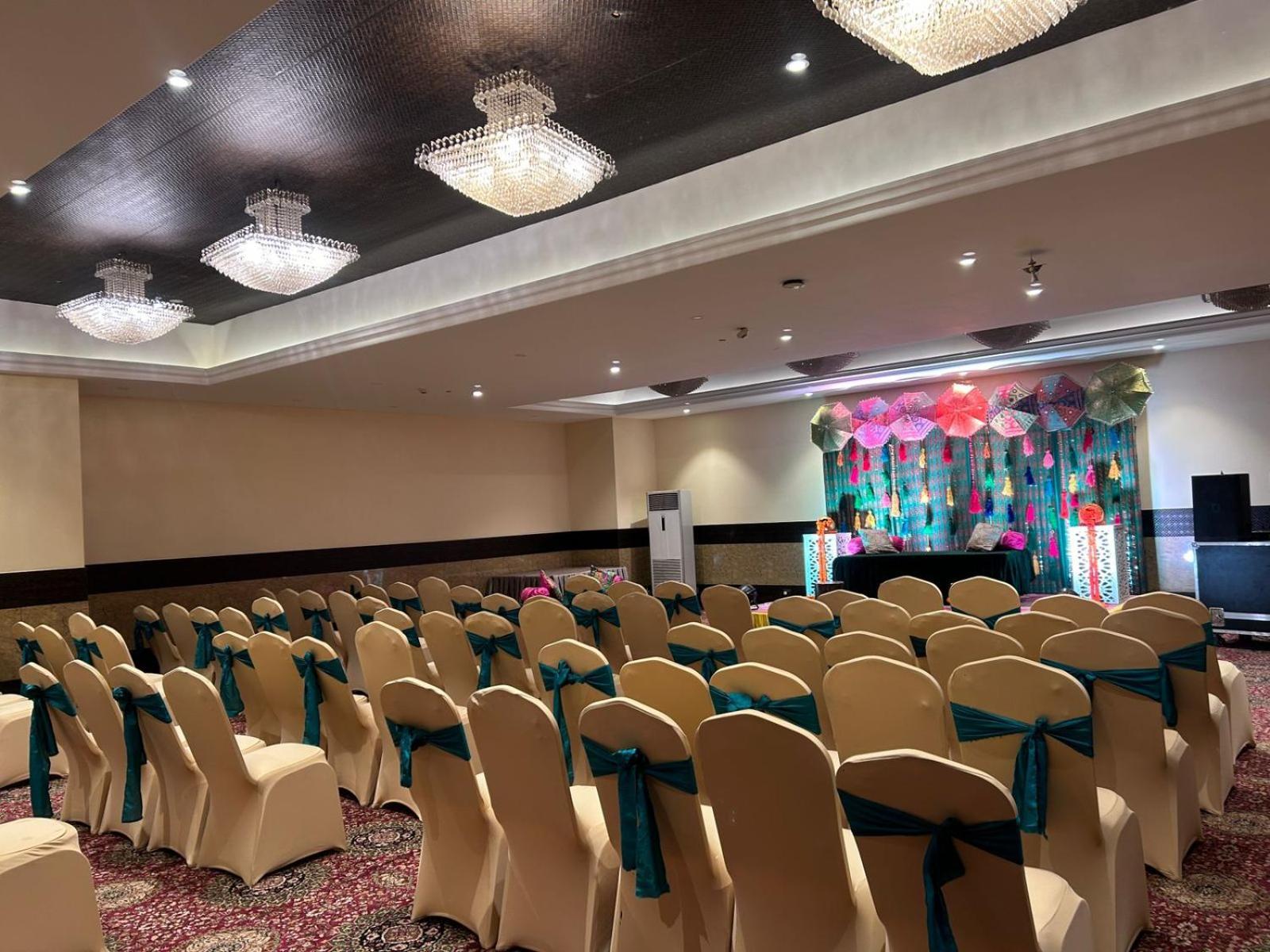 Saura Hotel, Agra - A Club Mahindra Associate Eksteriør billede