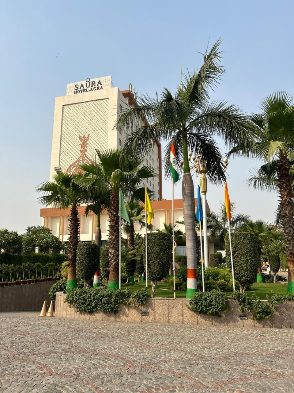 Saura Hotel, Agra - A Club Mahindra Associate Eksteriør billede