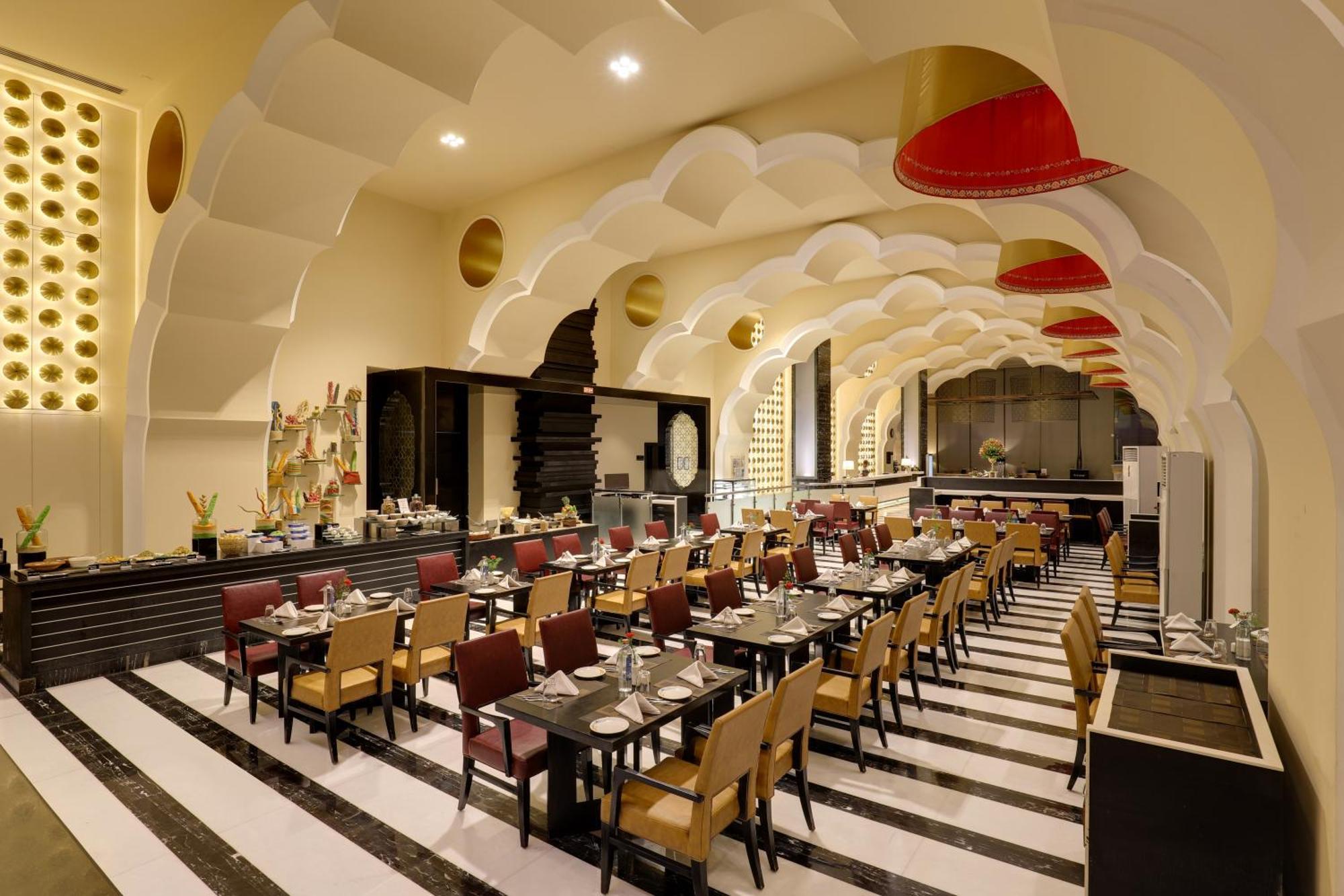 Saura Hotel, Agra - A Club Mahindra Associate Eksteriør billede
