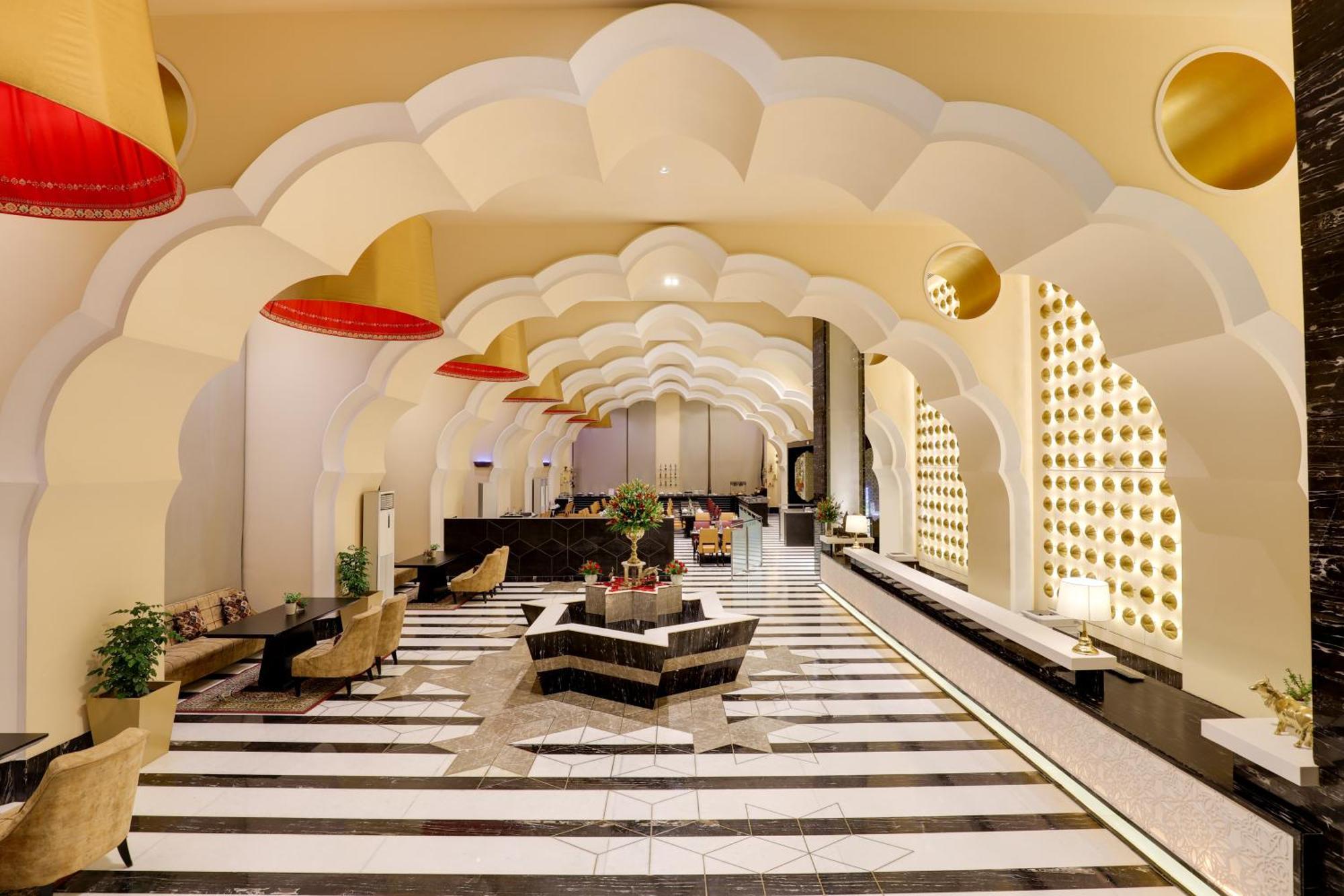 Saura Hotel, Agra - A Club Mahindra Associate Eksteriør billede