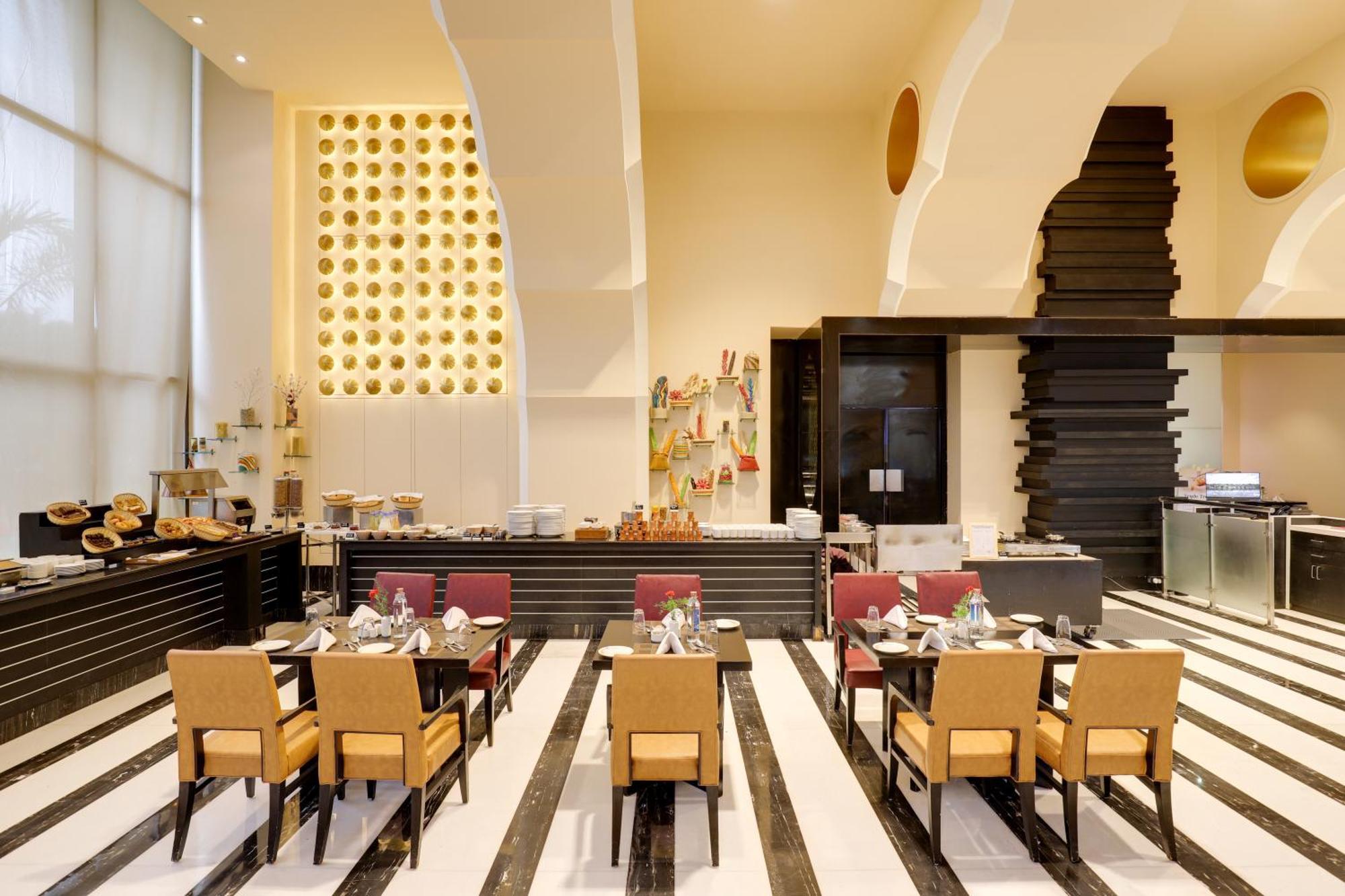 Saura Hotel, Agra - A Club Mahindra Associate Eksteriør billede