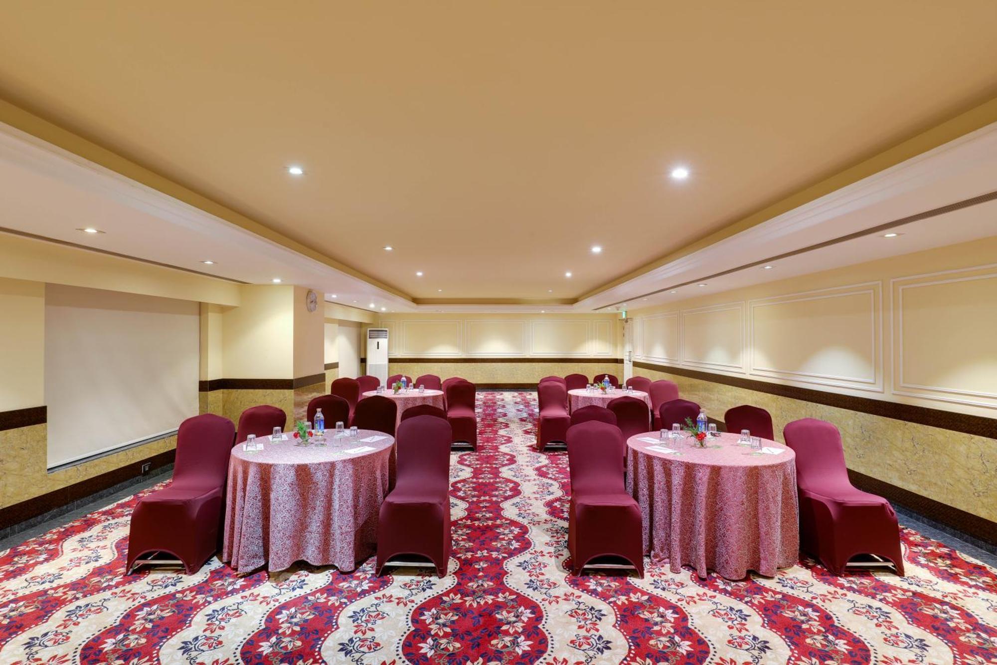 Saura Hotel, Agra - A Club Mahindra Associate Eksteriør billede
