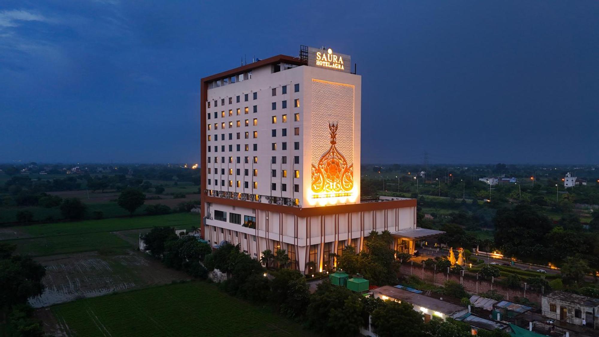 Saura Hotel, Agra - A Club Mahindra Associate Eksteriør billede