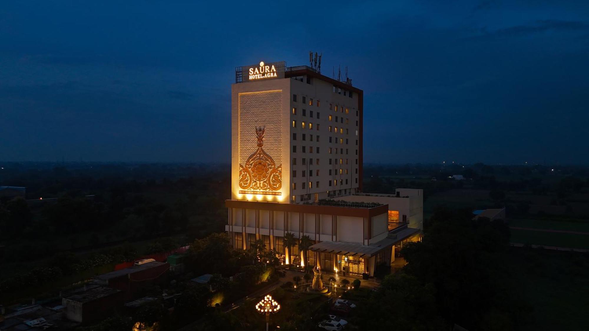 Saura Hotel, Agra - A Club Mahindra Associate Eksteriør billede