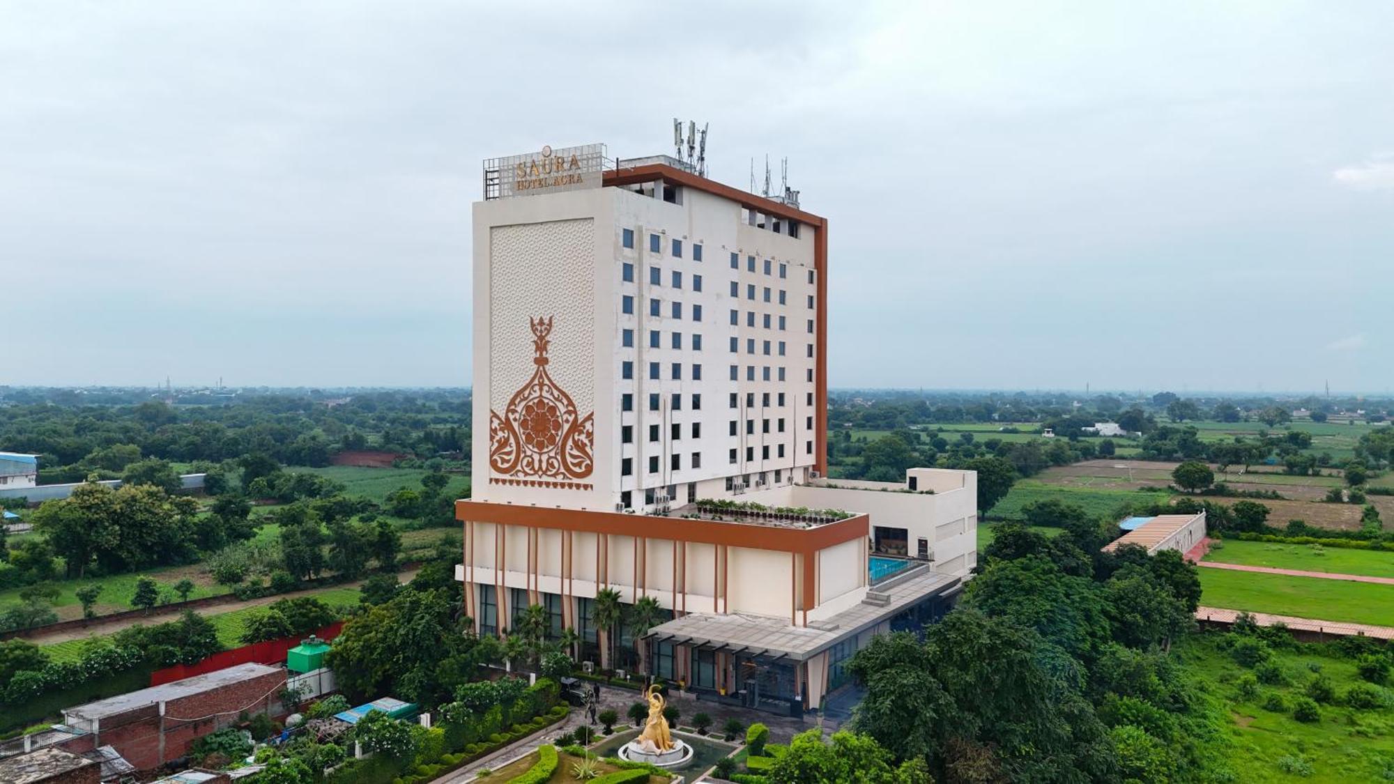 Saura Hotel, Agra - A Club Mahindra Associate Eksteriør billede