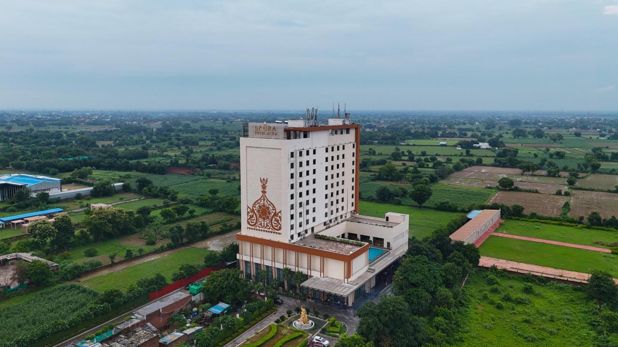 Saura Hotel, Agra - A Club Mahindra Associate Eksteriør billede