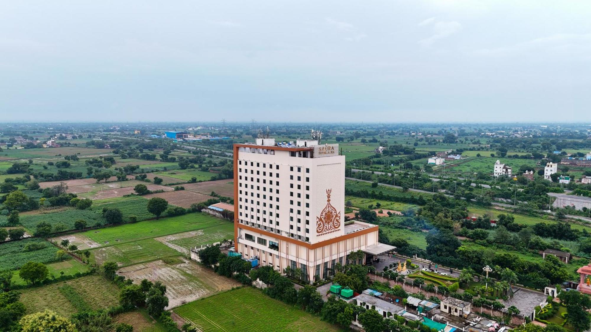 Saura Hotel, Agra - A Club Mahindra Associate Eksteriør billede