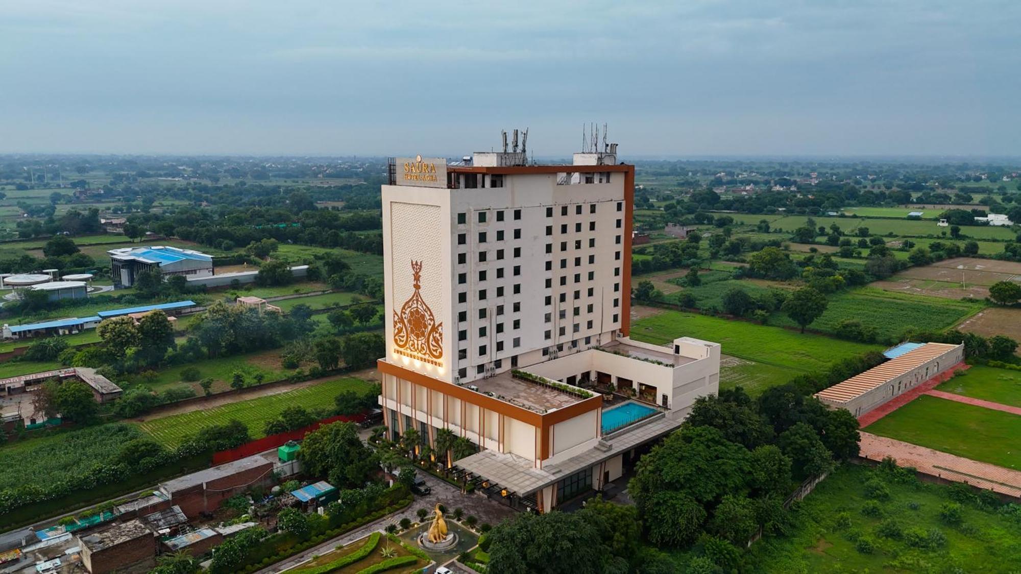 Saura Hotel, Agra - A Club Mahindra Associate Eksteriør billede