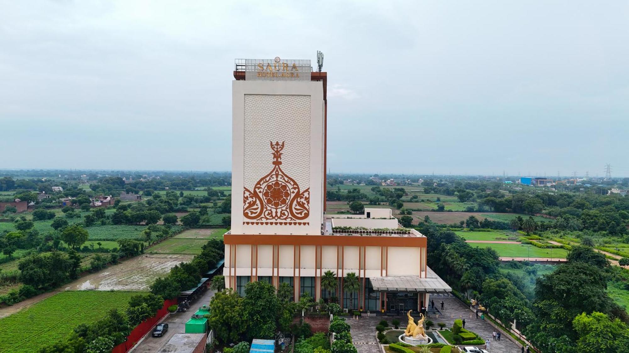 Saura Hotel, Agra - A Club Mahindra Associate Eksteriør billede