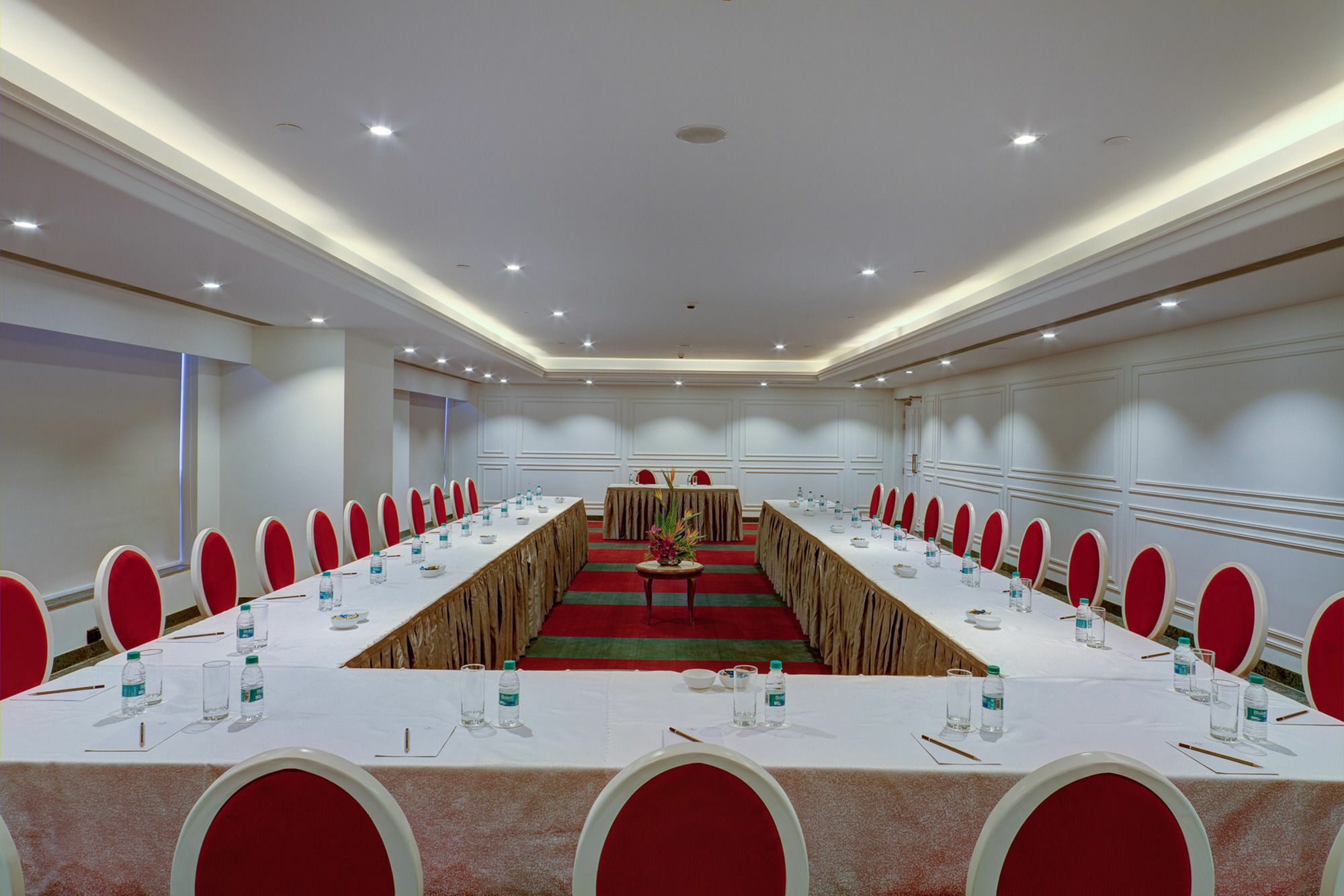 Saura Hotel, Agra - A Club Mahindra Associate Eksteriør billede